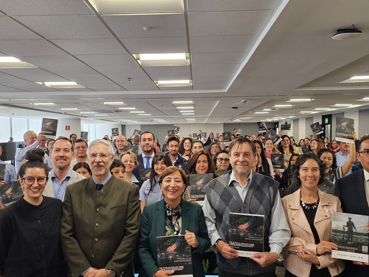 FAOMexico's tweet photo. La @SEMARNAT_mx y @Conanp_mx presentaron la Hoja de Ruta de México para cumplir o superar la #Meta3 del #MarcoDeBiodiversidad 🌎🌿
Lina Pohl, Representante de @FAOMexico, acompañó la presentación como aliada técnica en los esfuerzos por fortalecer la conservación y biodiversidad. https://t.co/WzZzRRQvd0