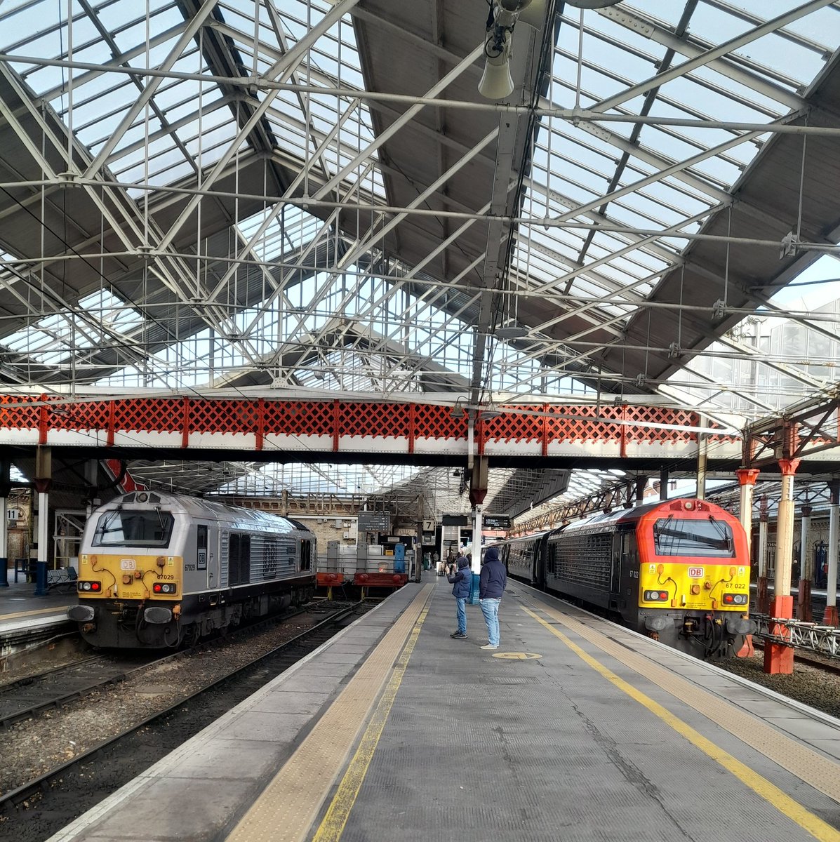 Double Skips at Crewe with 67022 on  1W13 0543 Swansea-Manchester Piccadilly+67029 on 0Z67 0928 Crewe CS-Cardiff Canton Sidings.