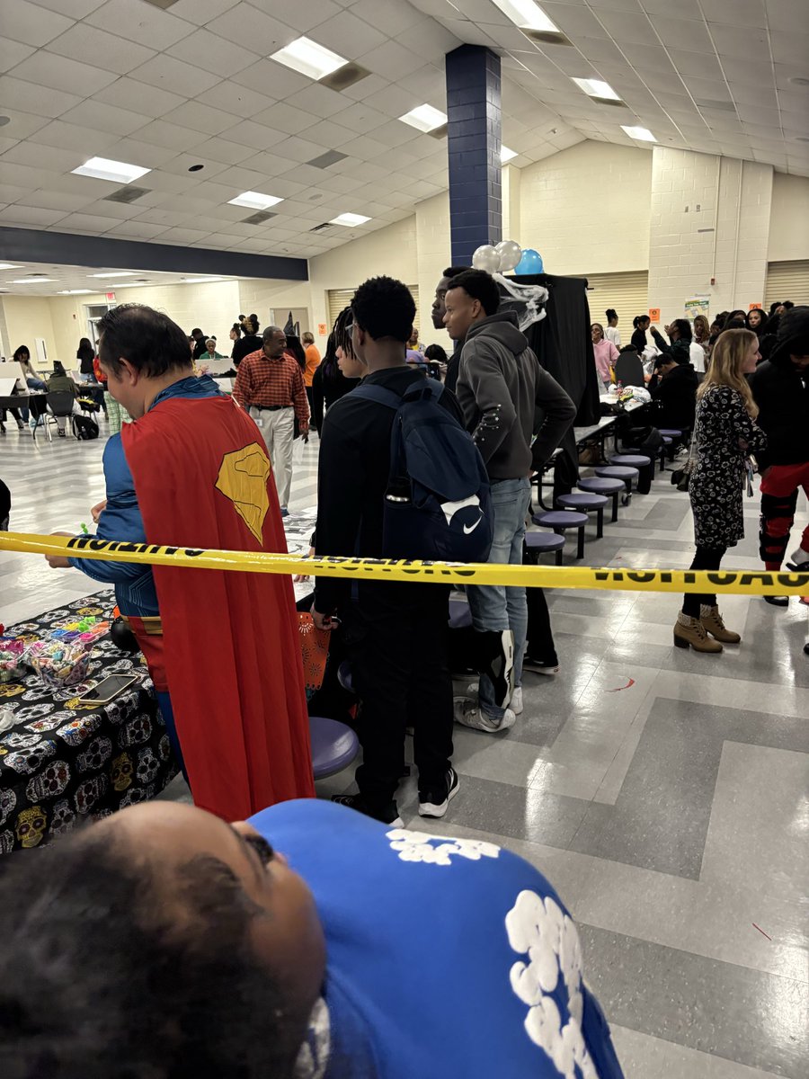 rvhs's tweet photo. 🎃 Our Blazer Trunk-or-Treat is happening right now! 👻 Come out and enjoy candy, creativity, and community fun with Ridge View High School! 🍬 #BlazerPride #RidgeViewHS #TrunkOrTreat https://t.co/mXo6jbF6V3