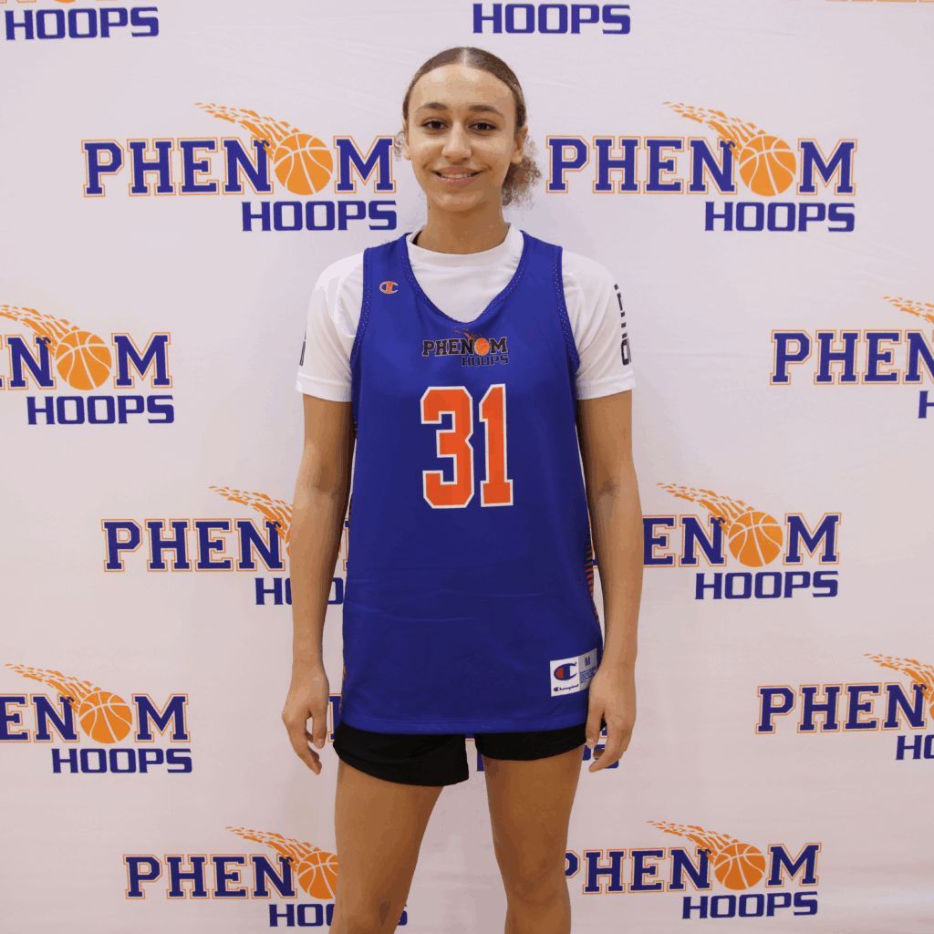LadyPhenomHoops's tweet image. Lady Top 80 Camp Evaluations 
#LadyTop80 #LadyPhenom 

#31: 5’7 ’27 Aamori Patterson (Hibriten)
She showcased a polished, refined game with IQ, vision, and scoring polish. Patterson consistently made plays with the ball in her hands, but is comfortable applying pressure as an