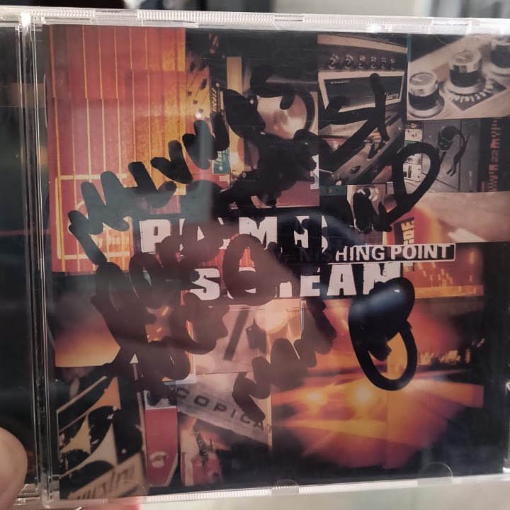 "Malvinas Argentinas Fuck UK", Vanishing Point firmado por Gary "Mani" Mounfield, bajista de <a href="/ScreamOfficial/">Primal Scream</a> ❤️

x <a href="/joaquinvismara/">Joaquín Vismara</a>