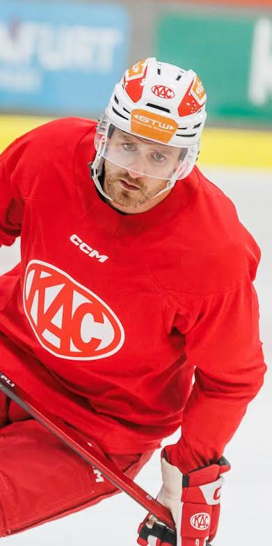 HockeyMaritime's tweet image. Jordan Murray scored his third of the campaign as Klagenfurt came out with a 5-3 victory against Bolzano in the ICEHL🇦🇹.

The Riverview, NB native scored against a fellow UNB Reds alumni Samuel Harvey.

#UNB #HockeyX #NewBrunswick #ICEHL