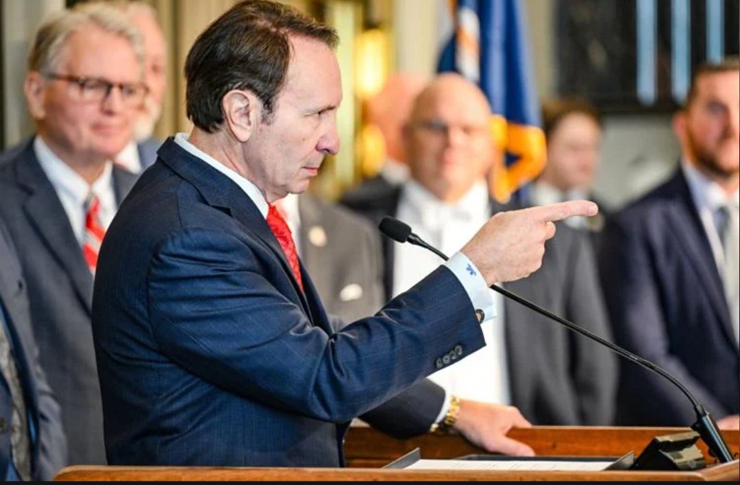 MikeBayham's tweet image. When you think you're attending @LAGovJeffLandry's "SNAP benefits" press conference and then learn you're actually at the "Woodward isn't hiring the next @LSUfootball head coach" press conference. #imGoodWithThat #lagov #lalege