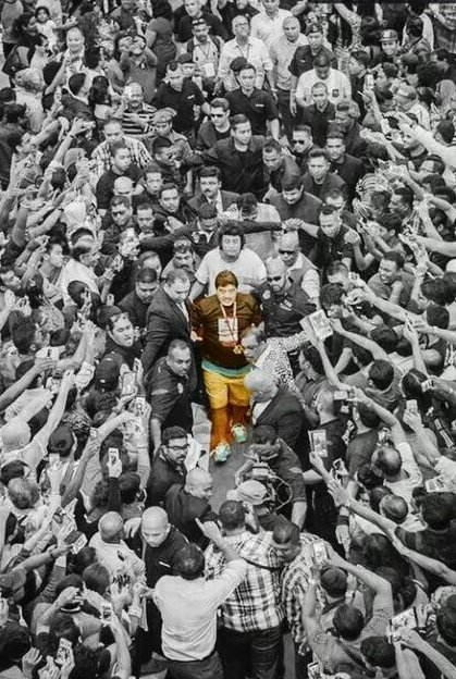 DiezPerfecto_10's tweet photo. Algún día, los hijos de tus hijos preguntará por él. Y les dirás que fue, es y será el mejor de todos.

Naciste para cambiar todo. Feliz cumpleaños, Señor 10.

DIEGO ETERNO - ♾

#Maradona #DiegoEterno