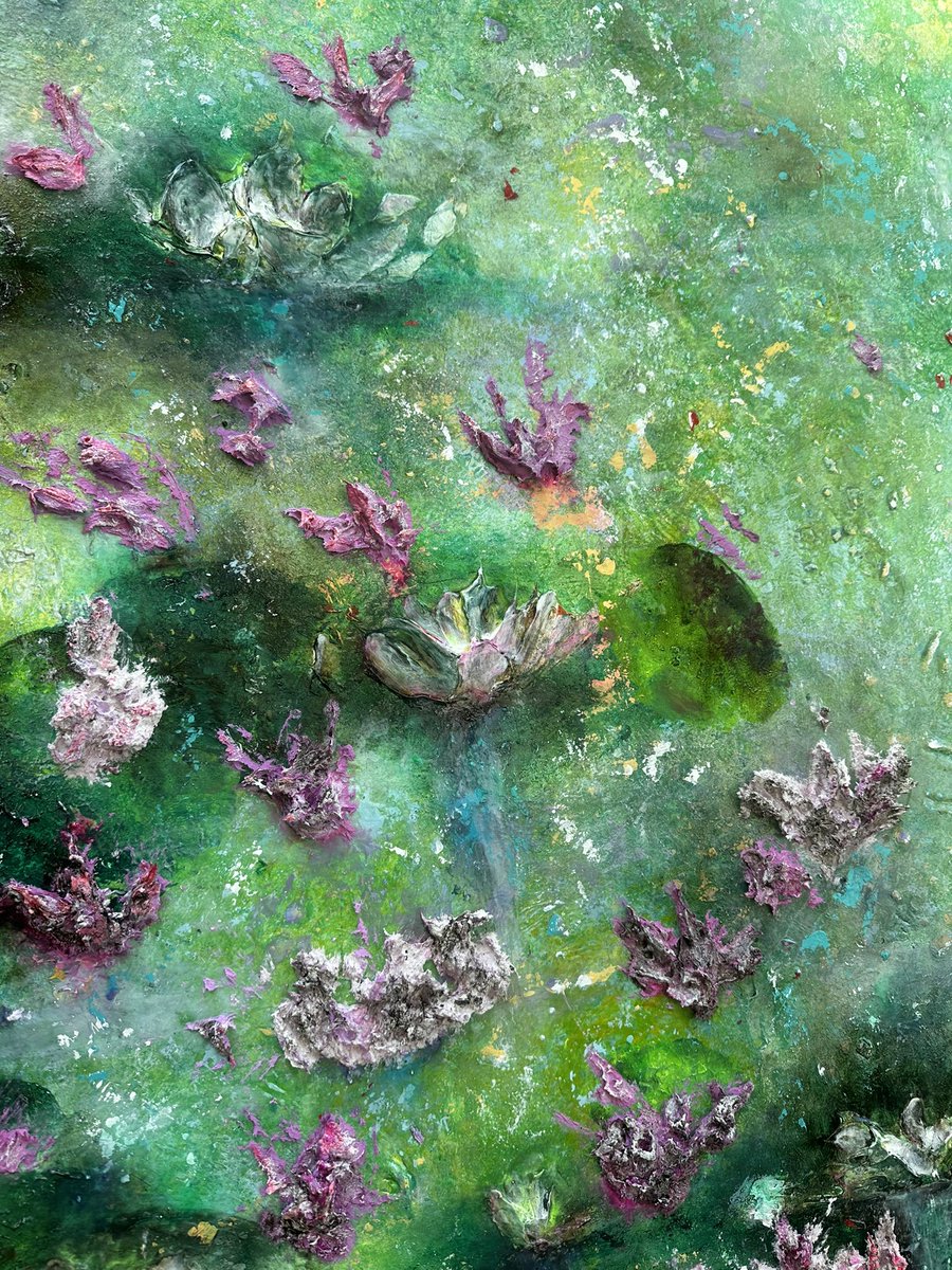KellieThomasWal's tweet photo. 5’ Water Lillies is in the final stages #kelliethomaswalker #art #artwork #artist #arts #artlovers #artforthesoul #artlife #writer #painting #floral #floralart #floralartwork #largeart #artgallery #artcollector #waterlily #artstudio https://t.co/qbQnlg8KI9