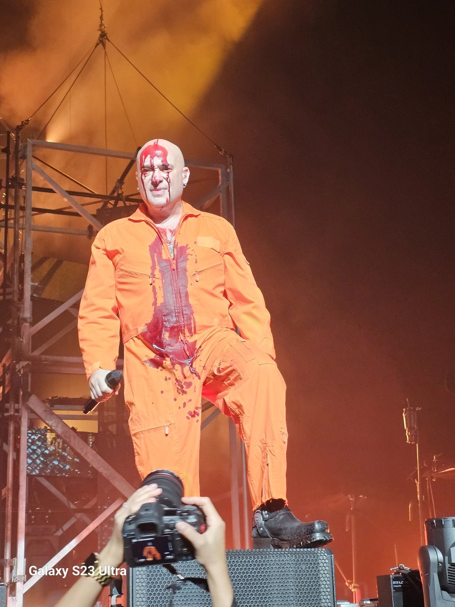PODonnell90's tweet photo. @davidmdraiman @Disturbed I know y'all JUST finished your European leg of the tour, but even if I saw you guys perform every month, I really don't think it would be enough. 🤷‍♀️🤘 enjoy some time off, but come back out soon! Northern Washington State, please. Photo from your Seattle show back in May ❤️ https://t.co/vS7Lsp1KQX