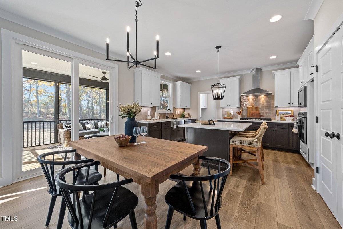 Wake up in your dream home at 148 Hook Drive in Fuquay-Varina’s desirable Cotton Farms community!  

cottonfarmsinfo.com/Homes/details/…

Don’t miss the opportunity to make this must-see home yours. Schedule a tour today by contacting Rodney Carroll at (919) 779-3113.