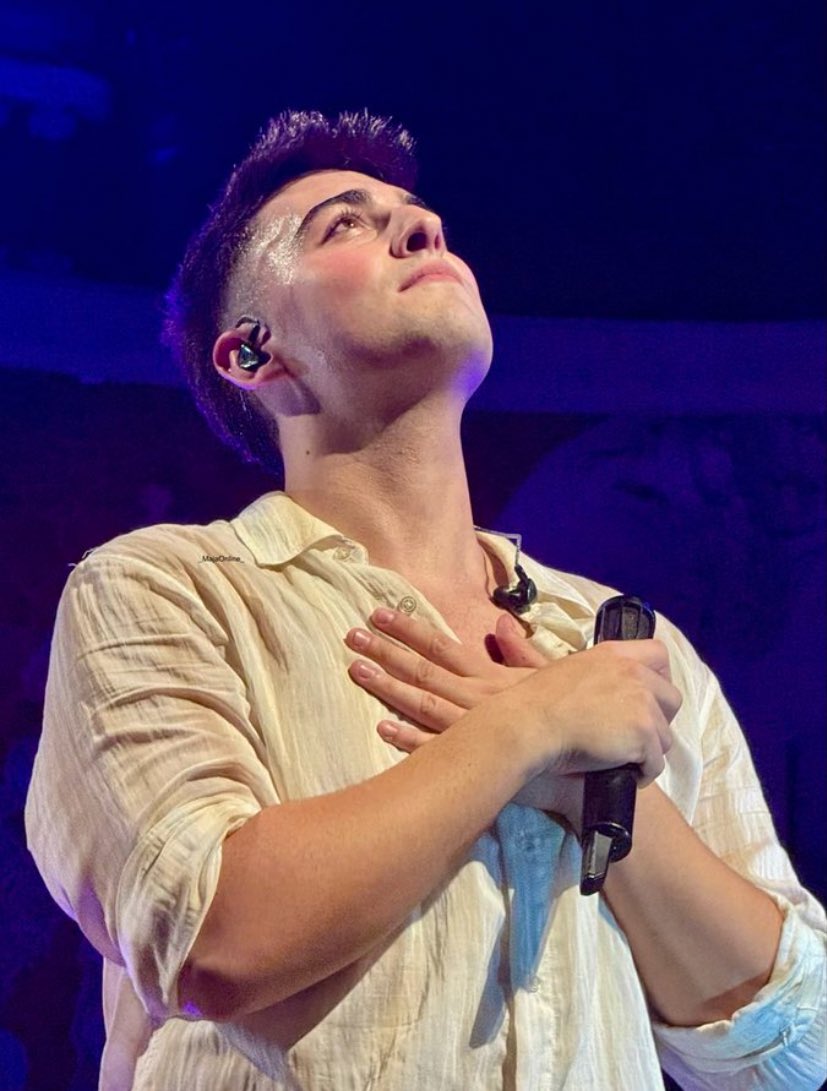angiitmytn's tweet photo. la vida tiene que devolverle x1000 todo el amor y todo lo que nos hace sentir desde los escenarios y con sus canciones https://t.co/uH0pzUs0Wy