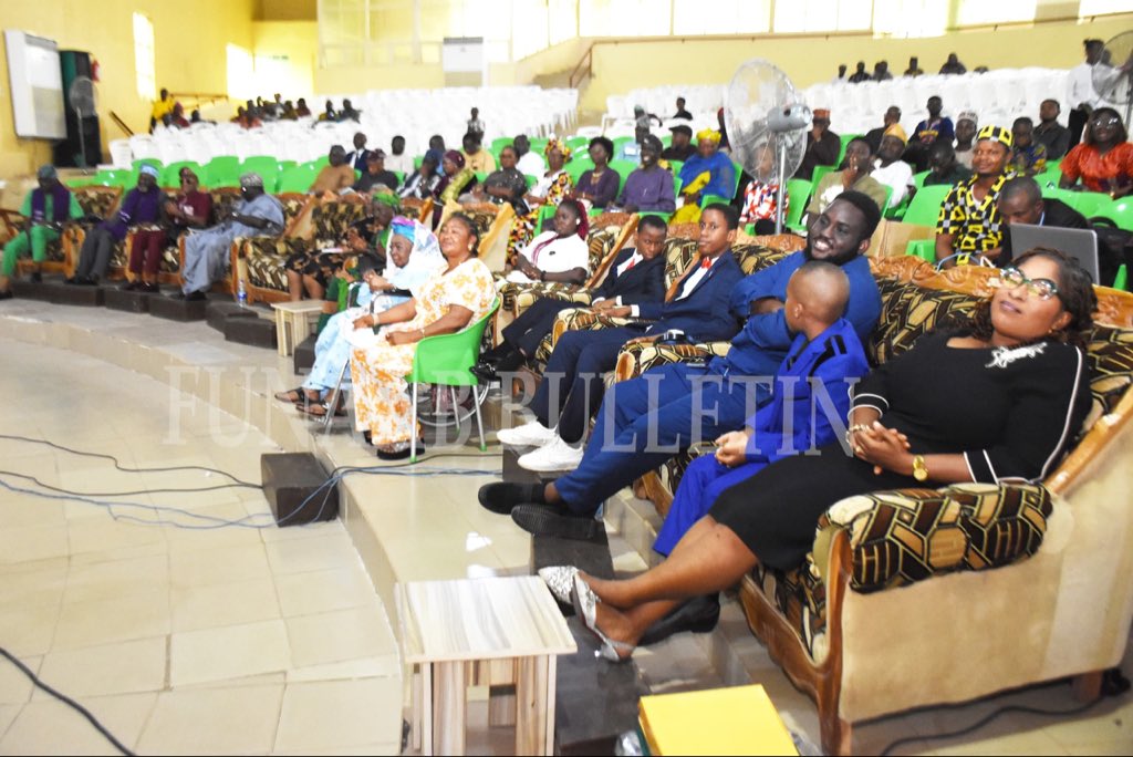 FUNAABNigeria's tweet image. FUNAAB’s 106th Inaugural Lecturer Calls for Improved Animal Welfare, Gives Department ₦1 Million

By Emeka Oluka &amp;amp; Bolanle Olawepo

The 106th Inaugural Lecturer of the Federal University of Agriculture, Abeokuta (FUNAAB), Prof. Adetola Ajadi on behalf of his siblings, announced…