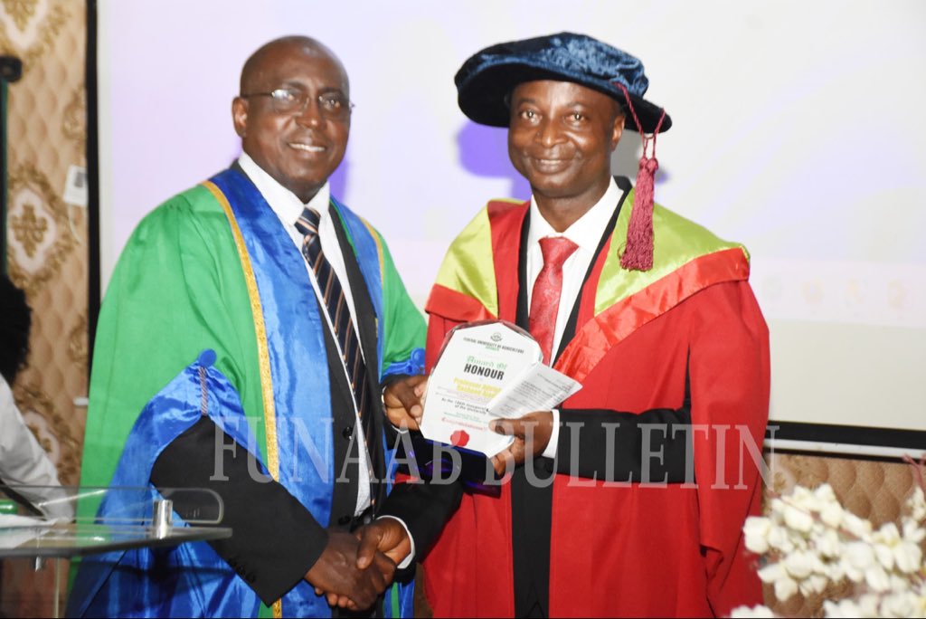 FUNAABNigeria's tweet image. FUNAAB’s 106th Inaugural Lecturer Calls for Improved Animal Welfare, Gives Department ₦1 Million

By Emeka Oluka &amp;amp; Bolanle Olawepo

The 106th Inaugural Lecturer of the Federal University of Agriculture, Abeokuta (FUNAAB), Prof. Adetola Ajadi on behalf of his siblings, announced…