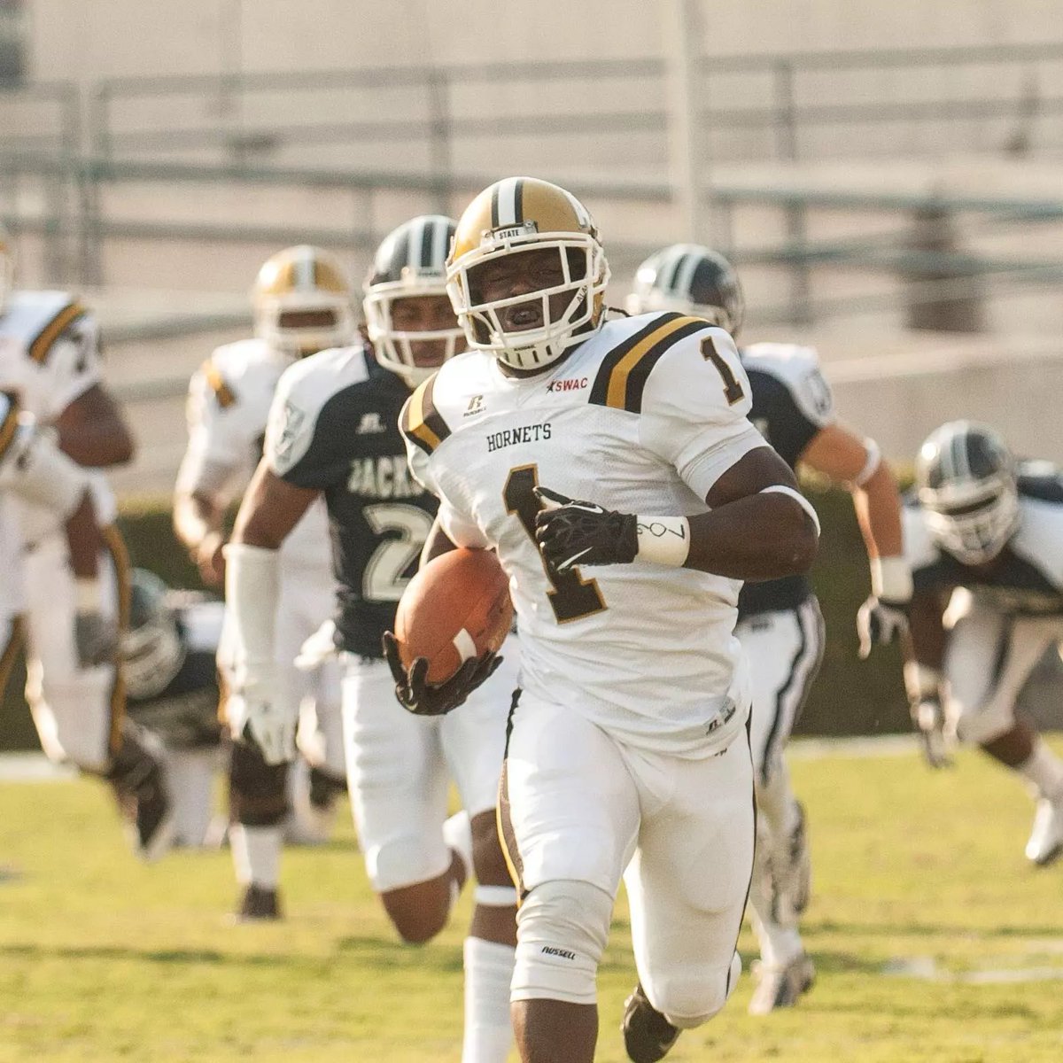 BamaStateSports's tweet image. 🏆 Congratulations, Isaiah Crowell!

Former Hornet running back Isaiah Crowell has been inducted into the Georgia Sports High School Hall of Fame!

During his time at Alabama State, Crowell rushed for 1,963 yards and 19 touchdowns across two seasons (2012–2013) — including a…
