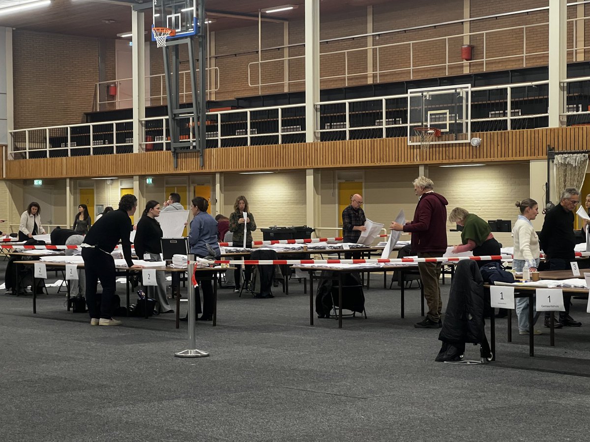 De kiezer heeft gesproken en nu worden de stemmen in Diemen geteld. Vanavond op lijstniveau, morgen op kandidaatniveau. Dank aan alle tellers! #verkiezingen2025