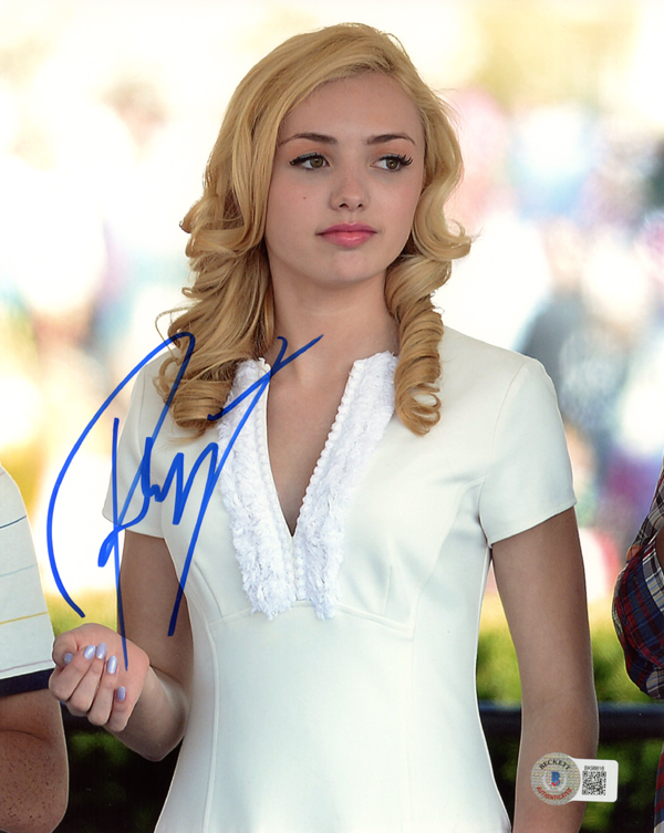 VeriSigned's tweet image. Signed snapshots from a star who leveled up 🎬 This #RARE drop of autographed photos from #PeytonList captures her evolution from Disney Channel charm to Cobra Kai combat. eBay tinyurl.com/3jajf7pb and Amazon tinyurl.com/39unr2m3
#DisneyChannel #authentic #beckett