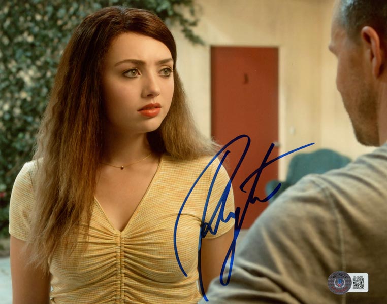 VeriSigned's tweet image. Signed snapshots from a star who leveled up 🎬 This #RARE drop of autographed photos from #PeytonList captures her evolution from Disney Channel charm to Cobra Kai combat. eBay tinyurl.com/3jajf7pb and Amazon tinyurl.com/39unr2m3
#DisneyChannel #authentic #beckett