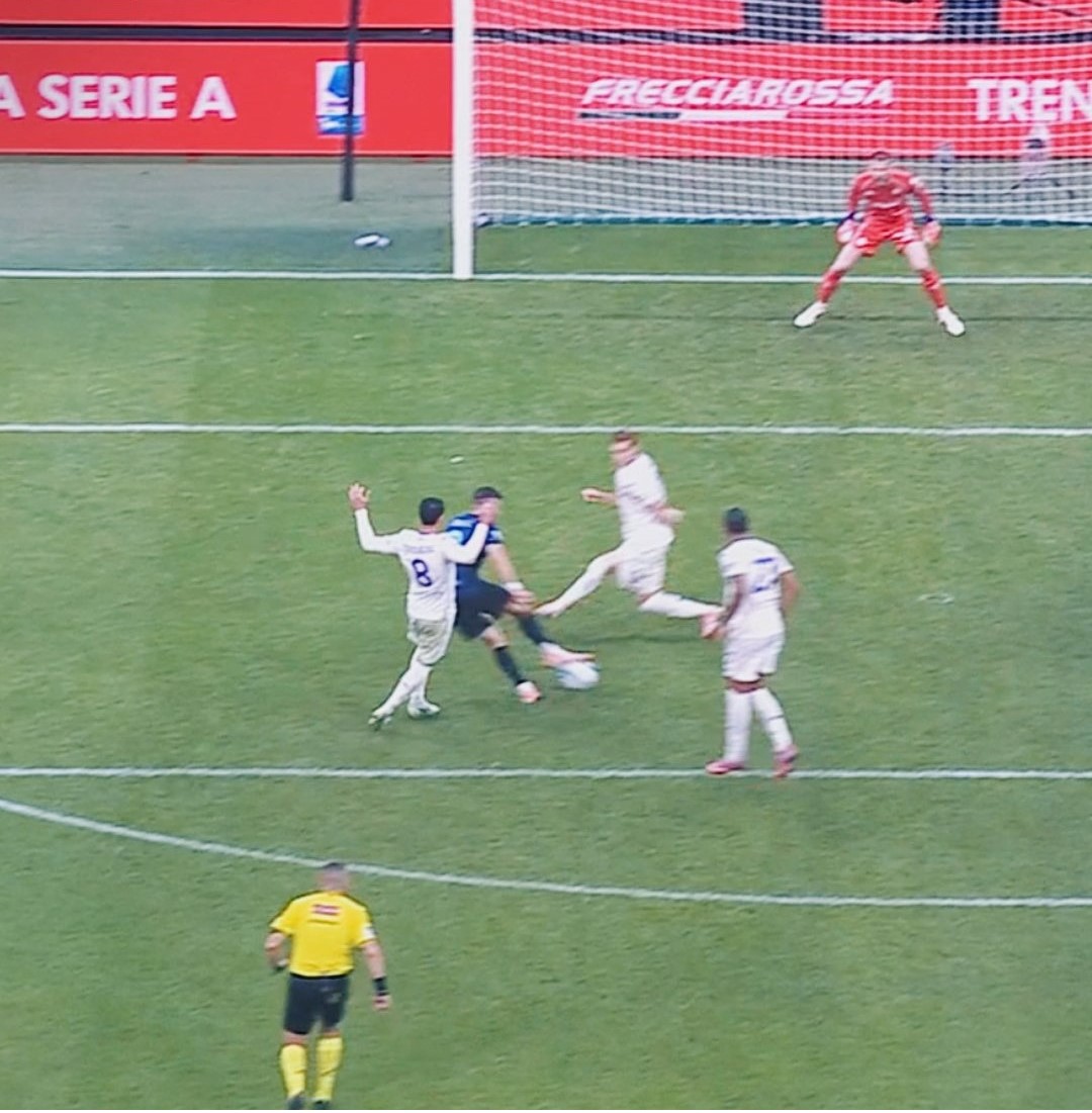 Fiorentina travolta anche dall’Inter: 3-0. Si salva solo De Gea. Pioli: ultimo appello col Lecce. Pagelle
firenzepost.it/2025/10/29/fio…