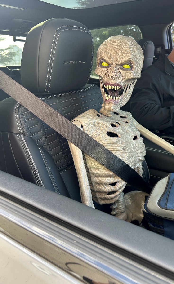 #ScaryHOV violation NB 5 near I-90.  #DoesNotCount