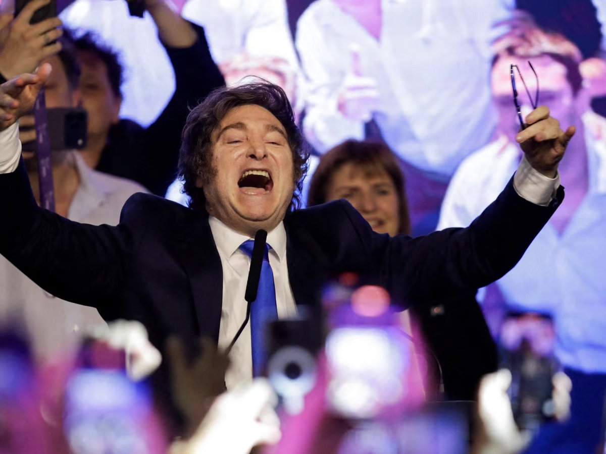 URGENTE: ESCRUTADO DEFINITIVO ‼️🇦🇷

LLA TERMINO GANANDO 2 PROVINCIAS MAS, Y EL FRENTE PATRIA NO PUDO REMONTAR NINGUNA.