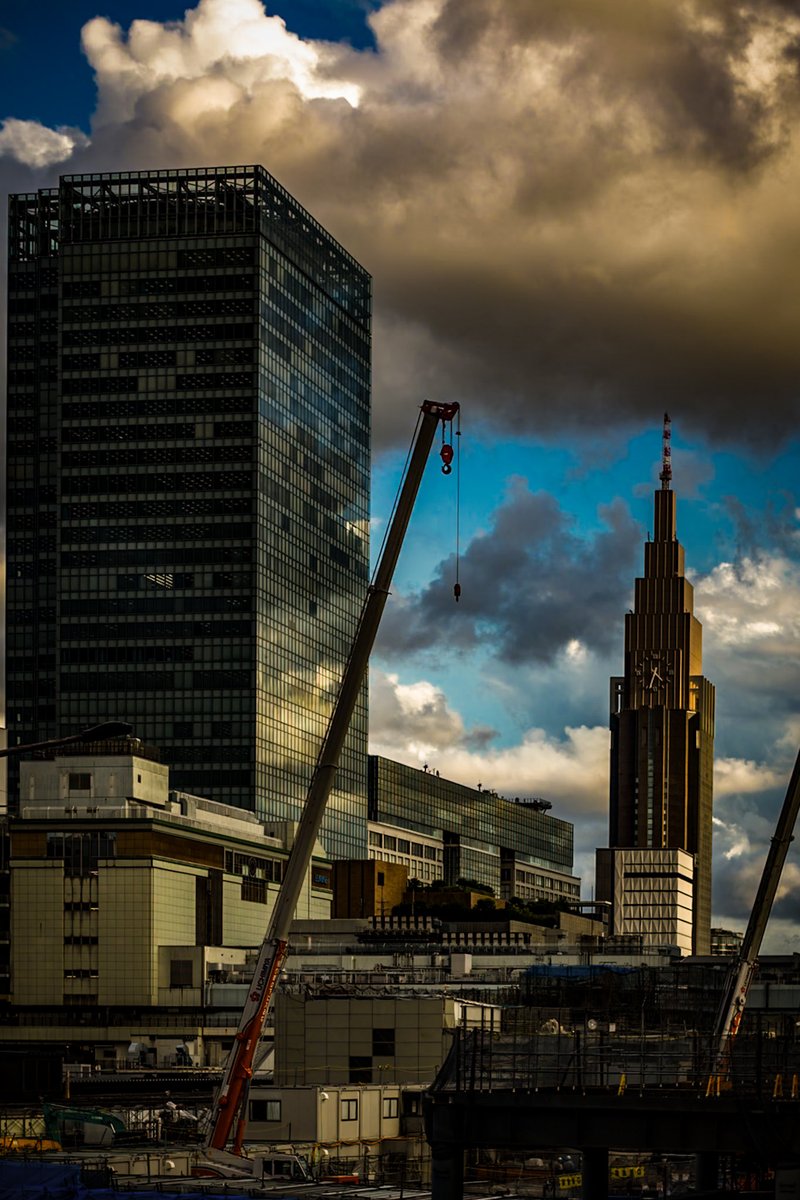 浮かぶビル鉄アレイ d4256209c94a5ad6bda8dfbfd117fc