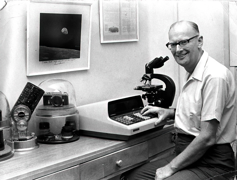 Technovelgy's tweet image. The amazing Dwarf Mini - I wonder if Arthur C. Clarke would have liked it... because I envied him his Questar in the 1960's.
#astronomy #telescope #sciencefiction 
dwarflab.com/pages/dwarf-mi…