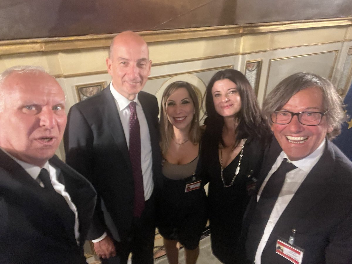 A <a href="/Montecitorio/">Camera dei deputati</a> #realestate #Grazie a #SilviaDri #Presidente <a href="/fiaiproma/">FIAIPROMA</a> <a href="/ConfAssTW/">CONFASSOCIAZIONI</a> #laretedellereti con <a href="/AngeloDeianaTW/">Angelo Deiana</a> <a href="/Confedilizia_/">Confedilizia</a> <a href="/gspazianitesta/">Giorgio Spaziani Testa</a> <a href="/Fiaip/">Fiaip</a> #fabrizioSegalerba. <a href="/MediasetTgcom24/">Tgcom24</a> <a href="/CoffeeBreakLa7/">Coffee Break</a> <a href="/mattino5/">Mattino5</a> <a href="/Unomattina/">Unomattina</a> <a href="/CasaRadio_it/">Casa Radio</a> <a href="/SkyTG24/">Sky tg24</a> #ConfassociazioniDigital