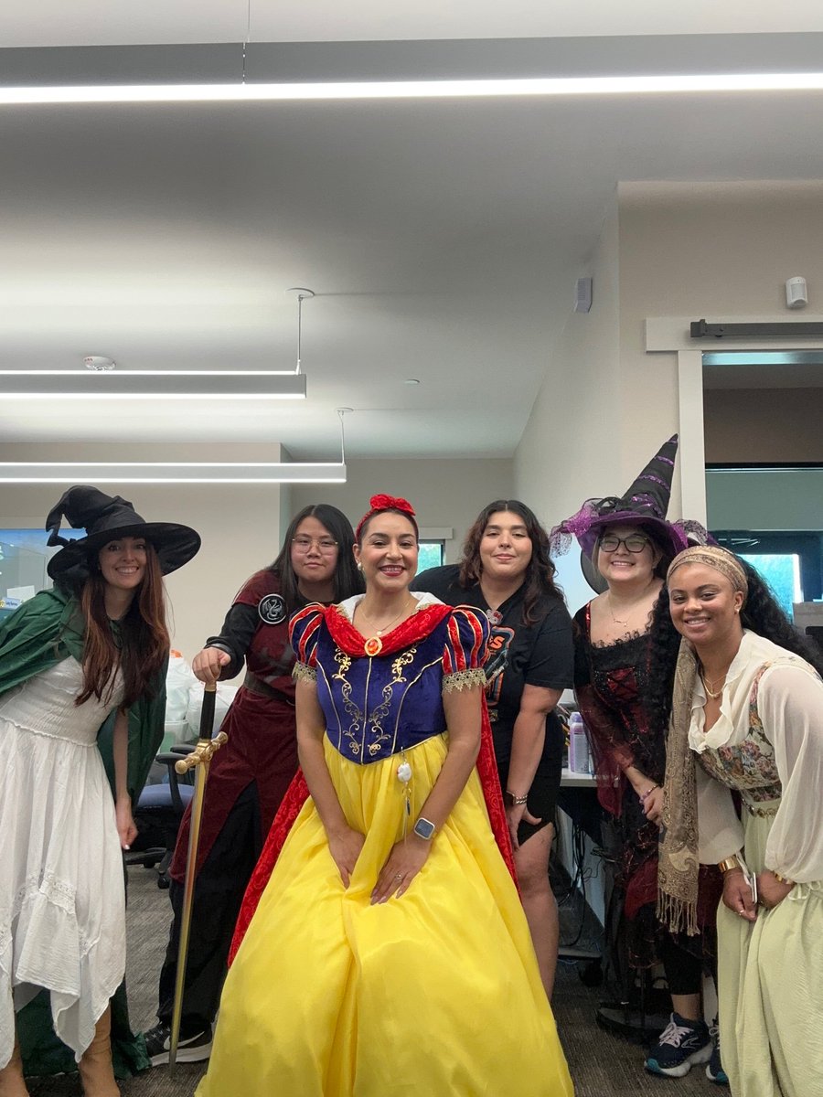 It was a spooky time at FBWC's "Haunted Renaissance Festival" on Monday (10/27) for our clients and staff. A big thank you to everyone who volunteered to make this a festive event for those that we serve. Also, thanks to everyone who donated goodies for this event for the kiddos!