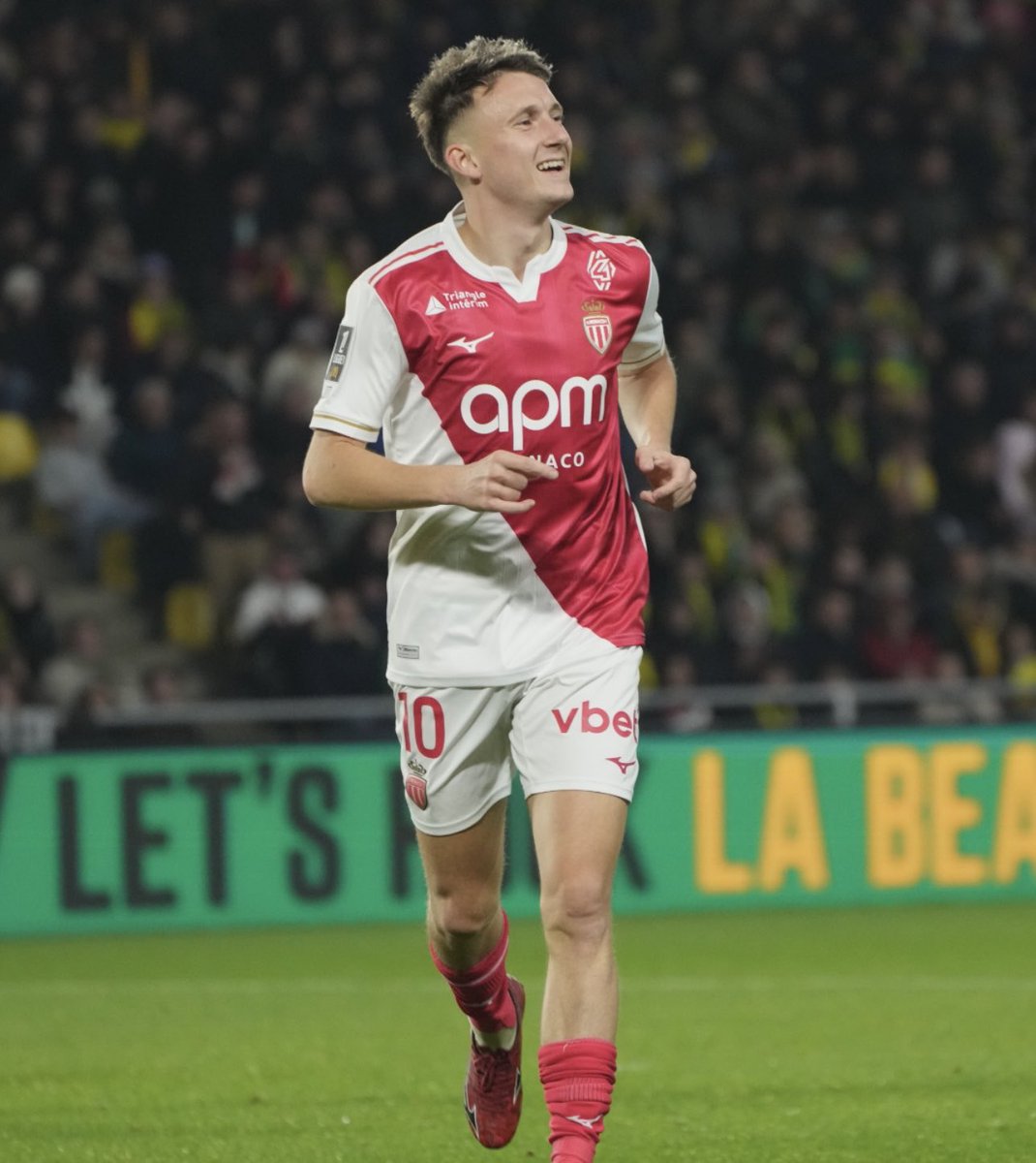 AlexisMrl98's tweet image. Je tiens à féliciter toute l’équipe, mais sans déconner je vois du FOOTBALL, des joueurs tous concernés, cette victoire est largement méritée, on fait encore des erreurs, mais dans les intentions et dans l’envie c’est top, fier d’eux !

La patte Poco-Mirallas😍

DAGHE🇲🇨

#FCNASM