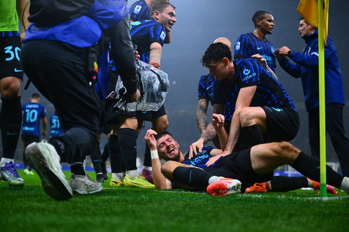 Inter's tweet photo. L’HA FATTO BRUTTO 🫠🫠🫠🫠 https://t.co/SUZTo3QIMZ