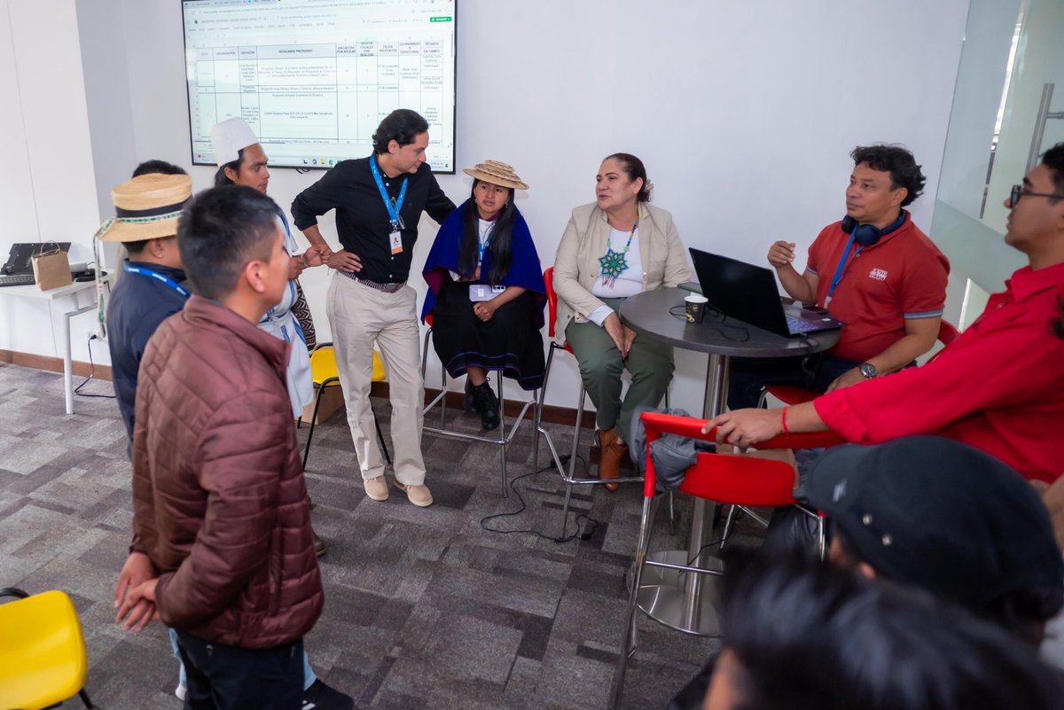 ConectividadCO's tweet image. El diálogo continúa. Hoy el @Ministerio_TIC, la @UNALOficial y @concipmpc avanzaron en la definición de la ruta de despliegue territorial del Plan Nacional de Conectividad de y para los Pueblos Indígenas.🌎 Conectividad construida desde la diversidad y el respeto.