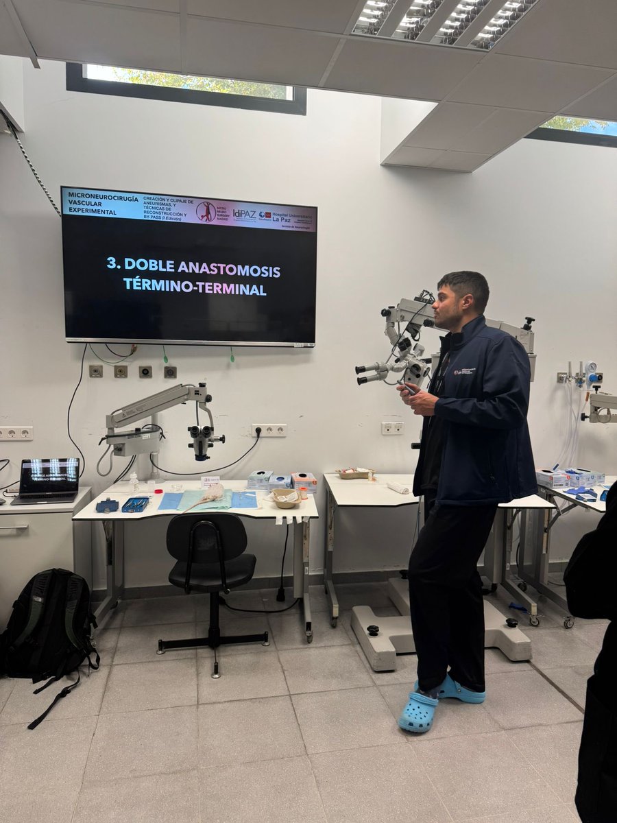 MICRONEUROCIRUGÍA VASCULAR EXPERIMENTAL
DAY 3
Half-ring bypass day. Congrats to all the brave and accurate trainees who succed in the bypass exercise in living model.
#neurosurgery #microsurgery #graft #bypass #model #living #lab #anastomosis #neurovascular #micro