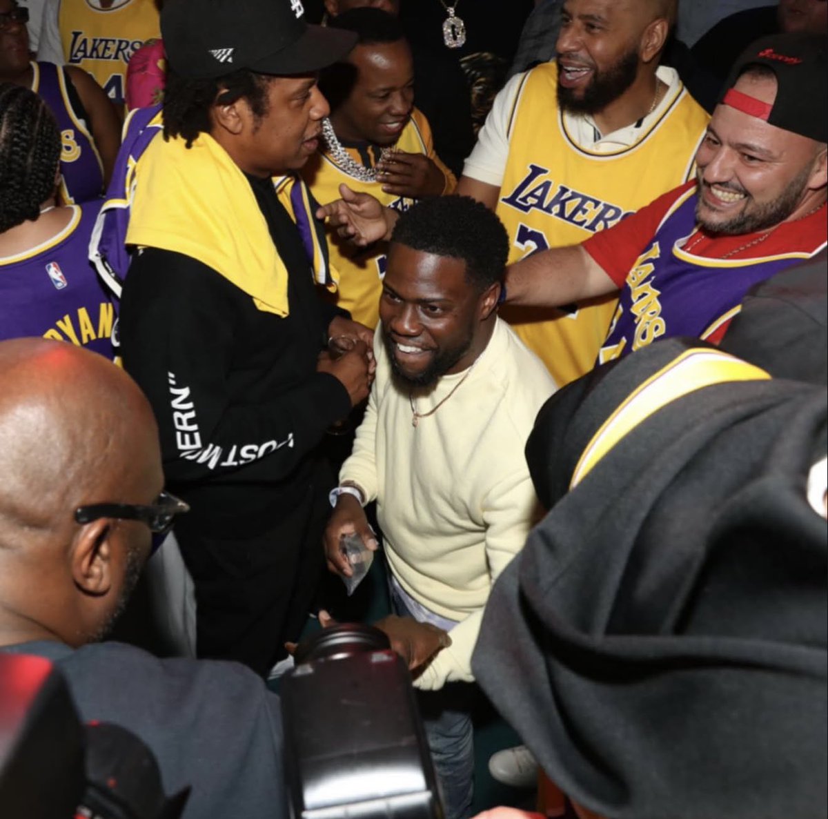 Atodd79's tweet image. Business never feels like business when you do it with the right people like @KevinHart4real 

Do you recognize anyone else?