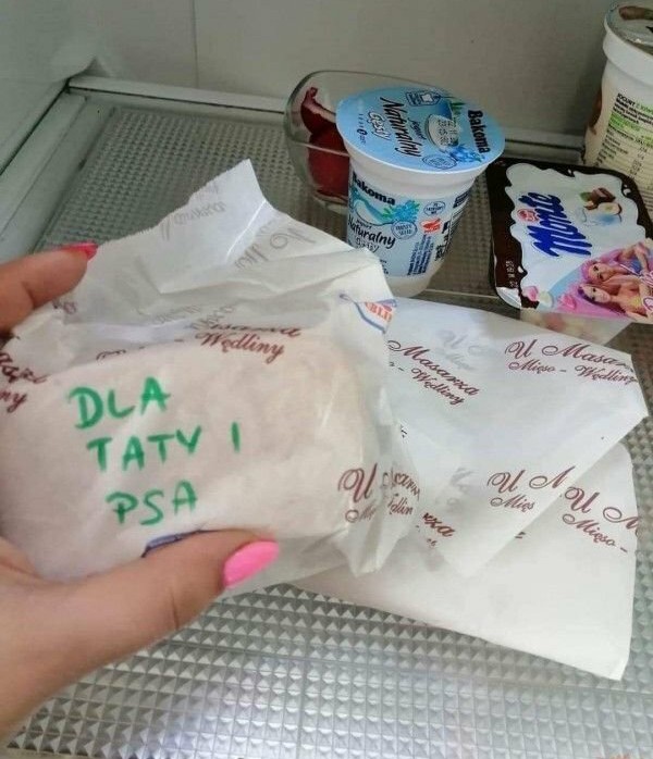 Mężczyźni teraz: Drugi raz to samo jedzenie? O nieee, nie zjem tego... 😭

Mężczyźni kiedyś: