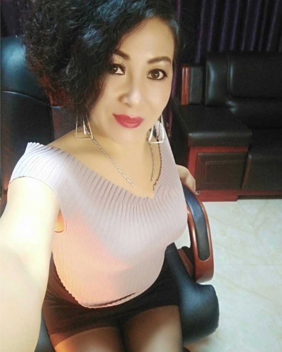 欲求不满的卷发风情熟女老板娘

进熟女会员群➡️置顶 https://t.co/u51IDAdohR