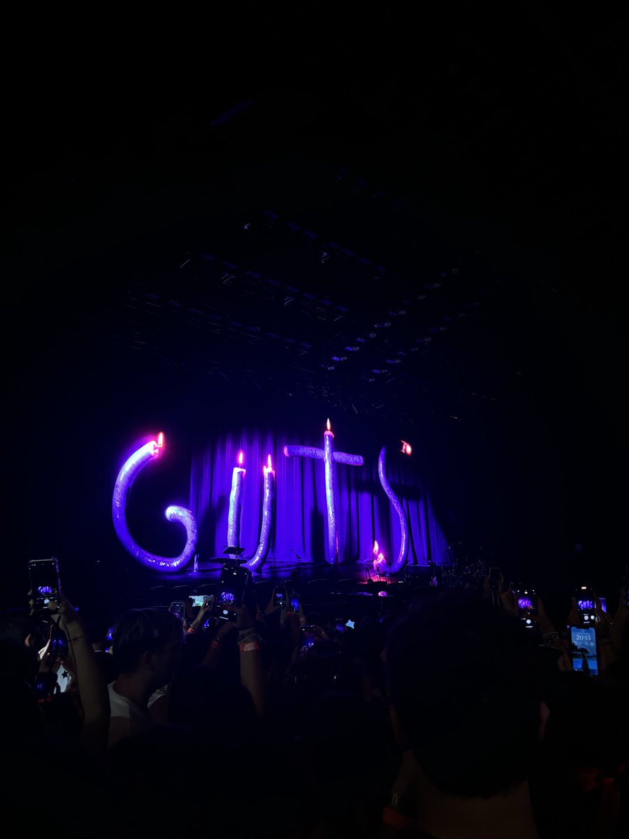 andrea🐾 tweet media