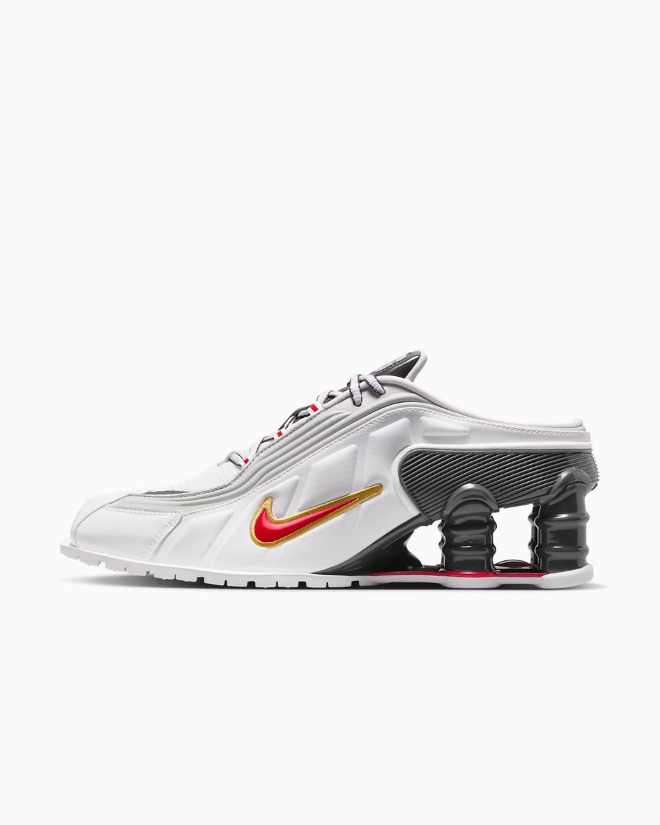 Nike.com tweet media