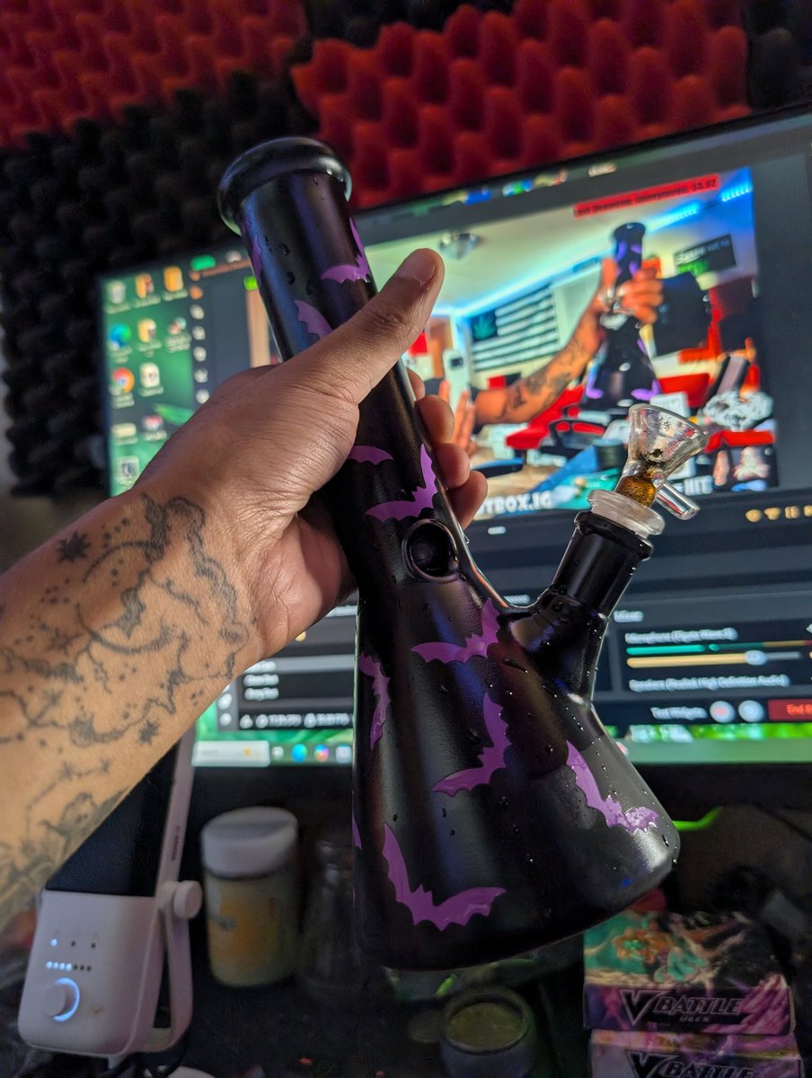 TheHotBox710's tweet photo. Follow us on twitch @TheHotBox710 https://t.co/0Hjl1o4QMf