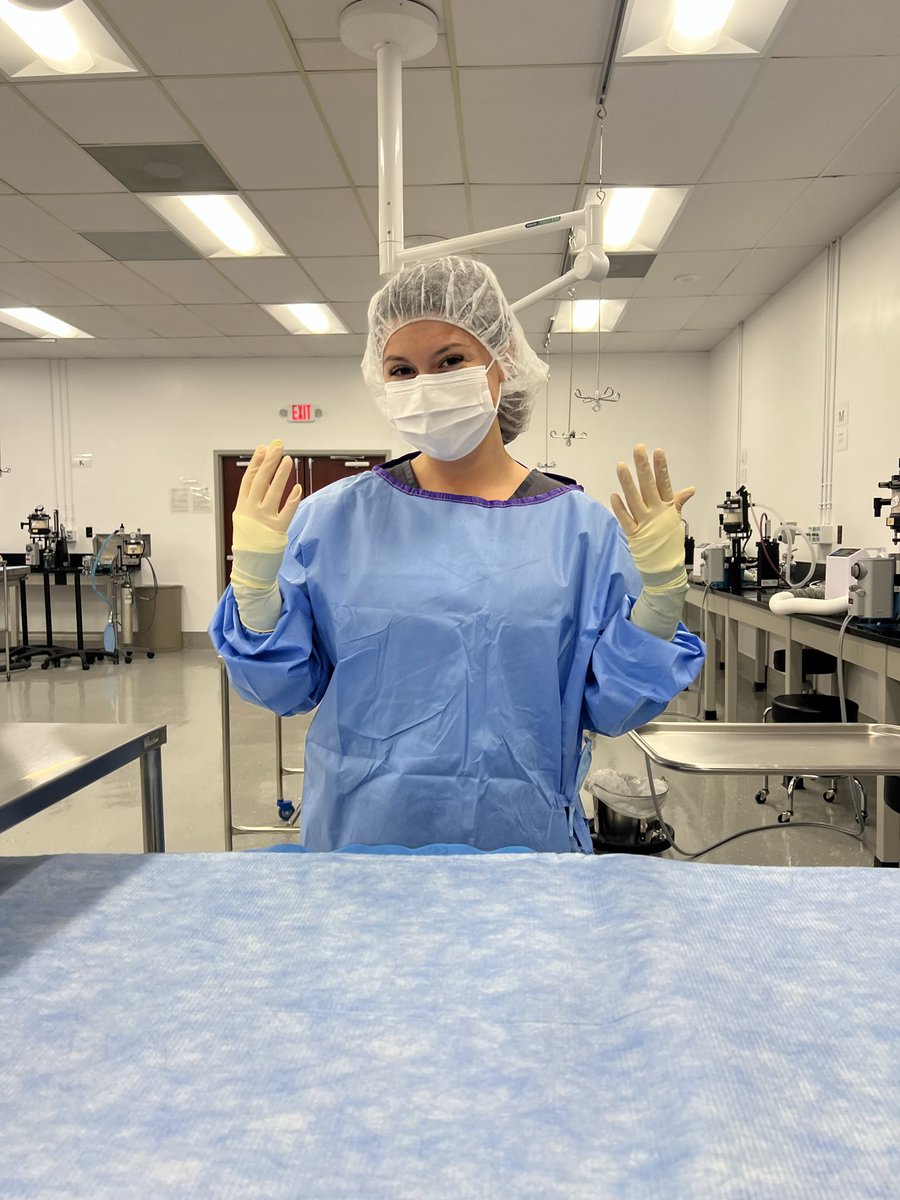 SavanahSnider's tweet photo. Performed my first surgery today!!!! Such a full circle moment 🤩 first of many 🩷 https://t.co/zmpla8bRZE