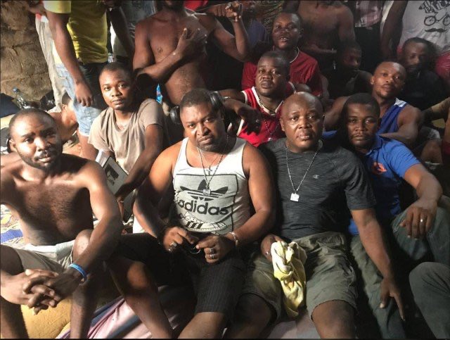 EsBi_Media's tweet image. 🛑POLITIQUE - LIBÉRATION DE 25 PRISONNIERS POLITIQUES DU MRC APRÈS CINQ ANNÉES DE DÉTENTION.

C’est une nouvelle accueillie avec soulagement par de nombreux militants des droits de l’homme et sympathisants de l’opposition au Cameroun. Le Collectif Sylvain Souop, structure de…