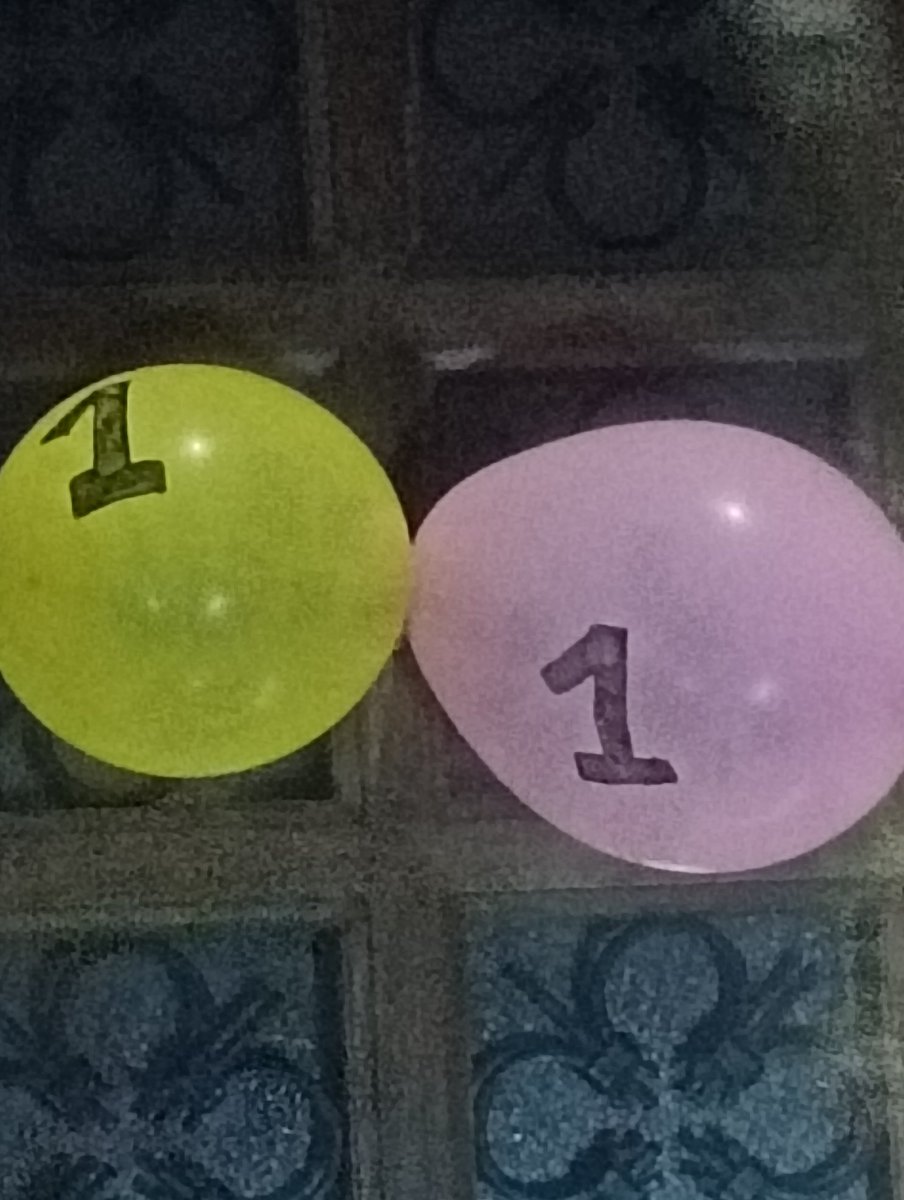 aurelieweizmann's tweet image. Fêter les (bientôt) 11 ans de sa fille.
L'entendre dire qu'elle voudrait un ballon jaune et un ballon rose à l'extérieur de la maison. 
💛Jaune pour les #otages.
🩷Rose pour le #cancer du sein.
Il semblerait que les messages passent...