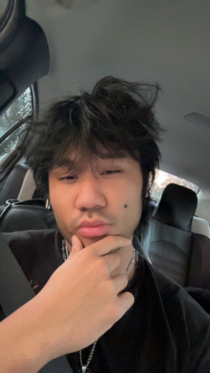 Hyun tweet media