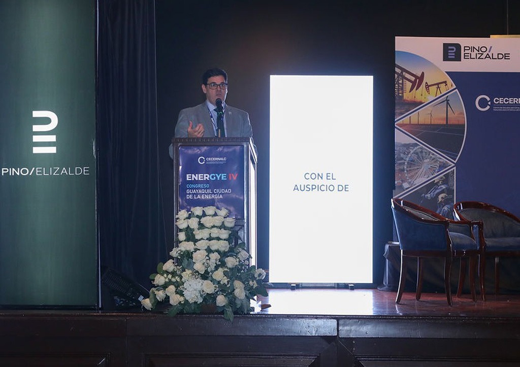 CECERNALC's tweet photo. Energía, minería y sostenibilidad 🌱
Momentos del ENERGYE IV Congreso “Guayaquil, Ciudad de la Energía”, con la participación de Fitzgerald Cantero Piali @FitzgeraldCP78, Director de Estudios, Proyectos e Información de @OLADEORG .
#CECERNALC #GuayaquilCiudadDeLaEnergía #Energía https://t.co/PMV9nX2N50