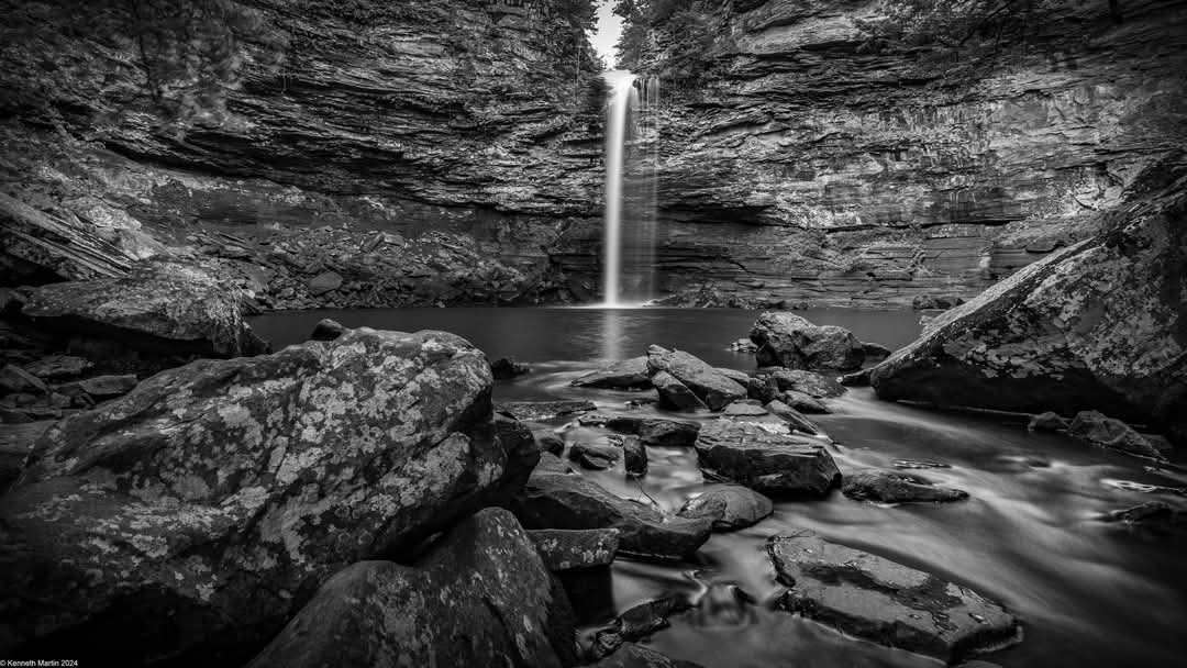 miatainmemphis's tweet photo. @WayneMoranPhot0 Cedar Falls in Petit Jean State Park, Conway, Arkansas. https://t.co/Fd7F3fAhbH
