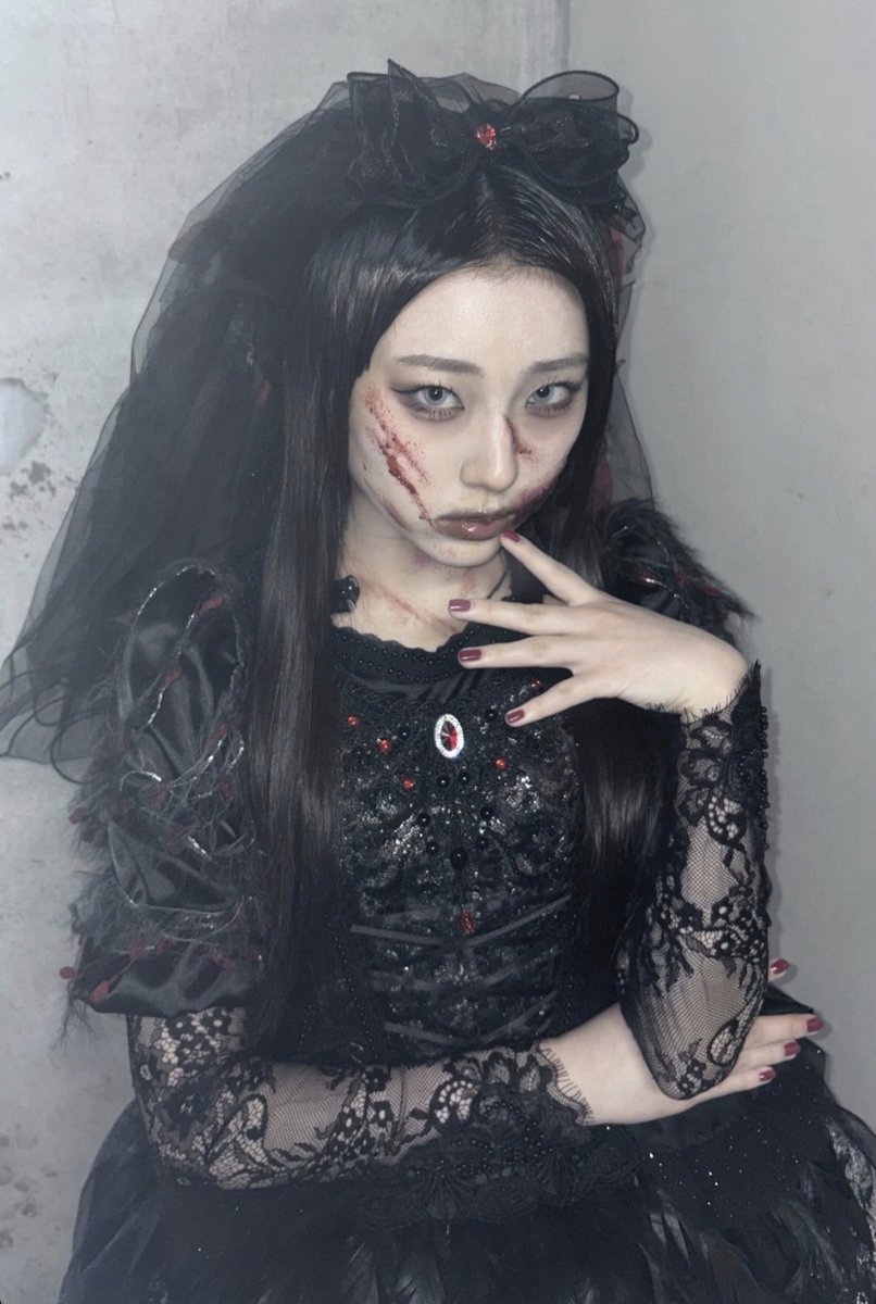 Moka está preparada pro Halloween e pra estreia do meu livro 😈