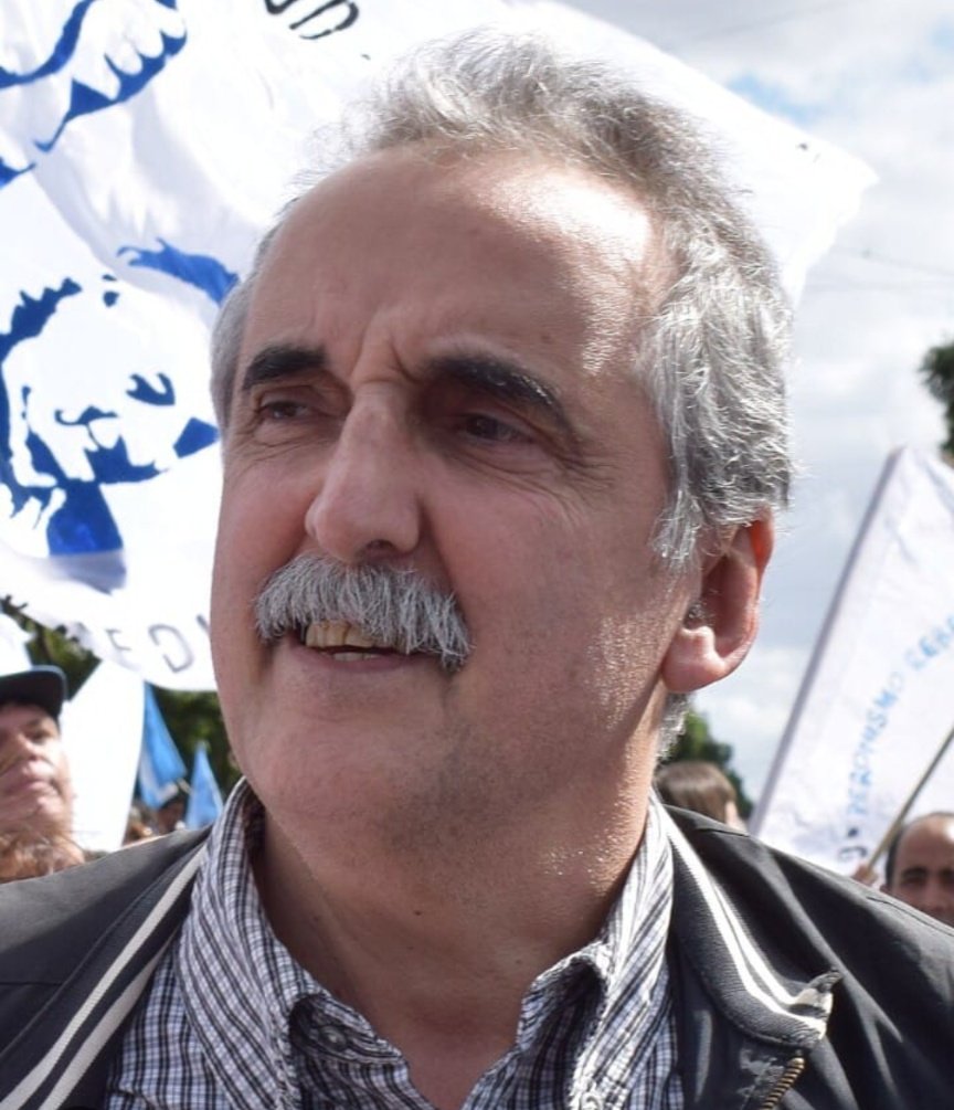 Las compañeras del Sindicato de Amas de Casa estamos con vos, <a href="/morenoparalavic/">Guillermo Moreno</a>. Defendiste y te comprometiste con la Patria y la mesa familiar. En tiempos difíciles, la lealtad se demuestra con hechos. Fuerza, compañero. El pueblo no olvida. 🇦🇷✊
#SACRA #GuillermoMoreno #Lealtad