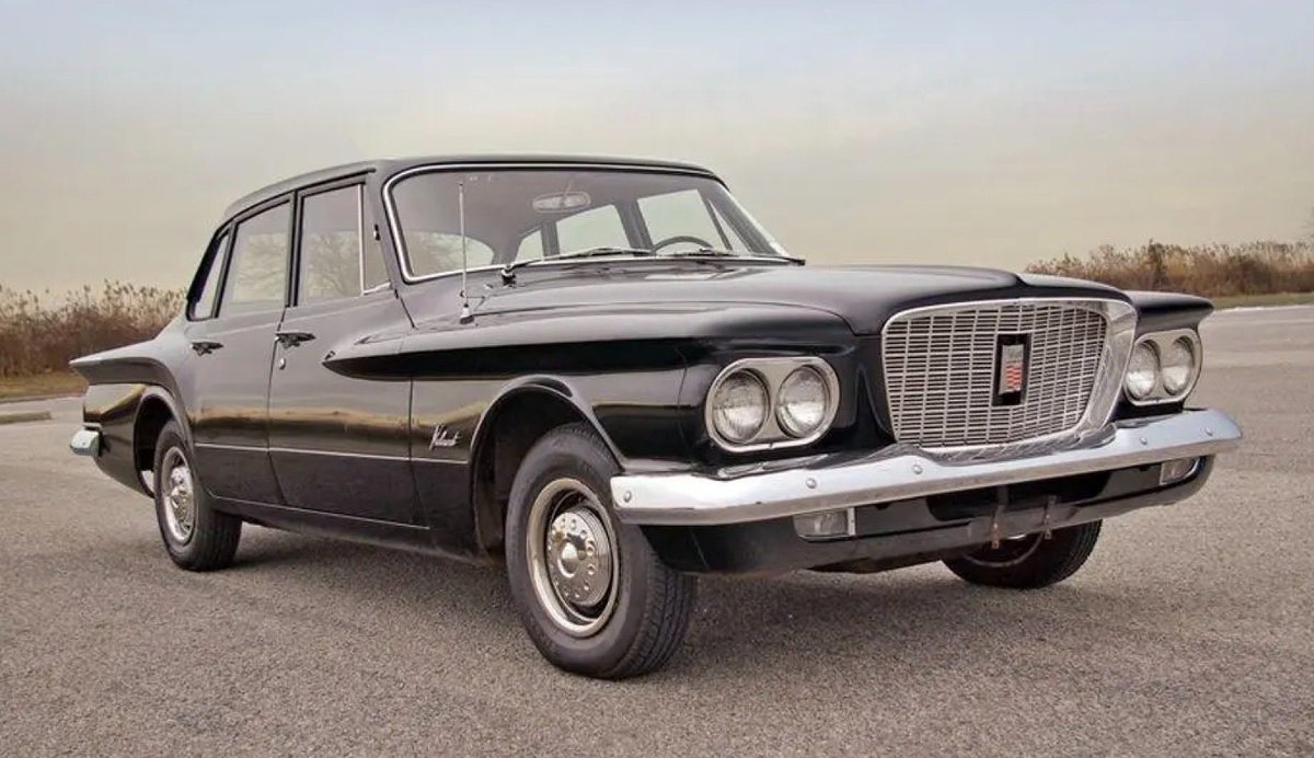 autosenimagen's tweet photo. Un 29 de octubre, pero de 1959, Plymouth presentó el Valiant en el marco del Salón Internacional del Automóvil de Londres, diseñado para competir en el creciente segmento de los compactos (por lo menos para estándares americanos). https://t.co/KtgWP0qEvr
