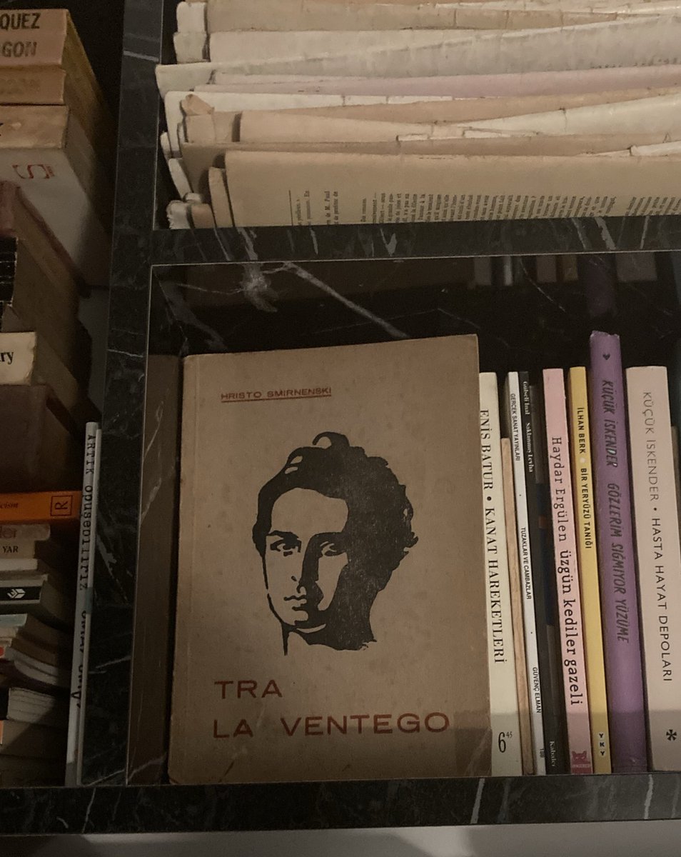 yeni ufuklari acarken yirttigimdan dolayi (ilk 15 sayfasi katli) sayfalarini acmaya yemiyor.  rafta duruyor siirin ucbeyi gibi