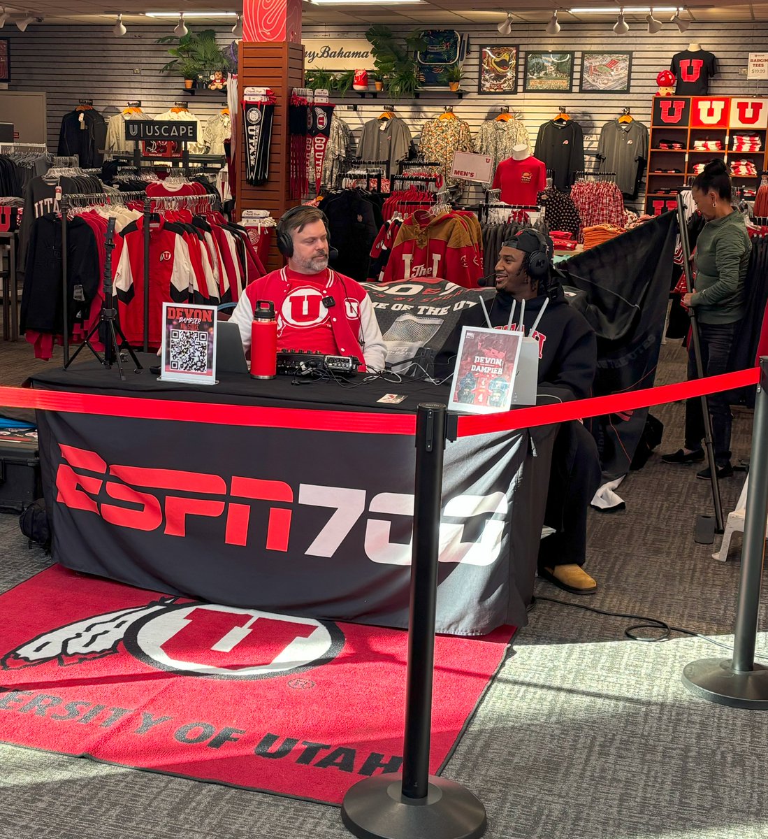 elevateUtes's tweet photo. Thanks to all who attended and listened to the @UtahRedZone event today with @ESPN700 and @realOCsports!  Great to hear from @Devonddampier @SnowdenSmith @LoganFano 
Makenna Smith, Sergio Jimenez, Davis Johnson, @MatyWilke, Reese Ross and Chyra Evans! https://t.co/mZlmfEAfRT