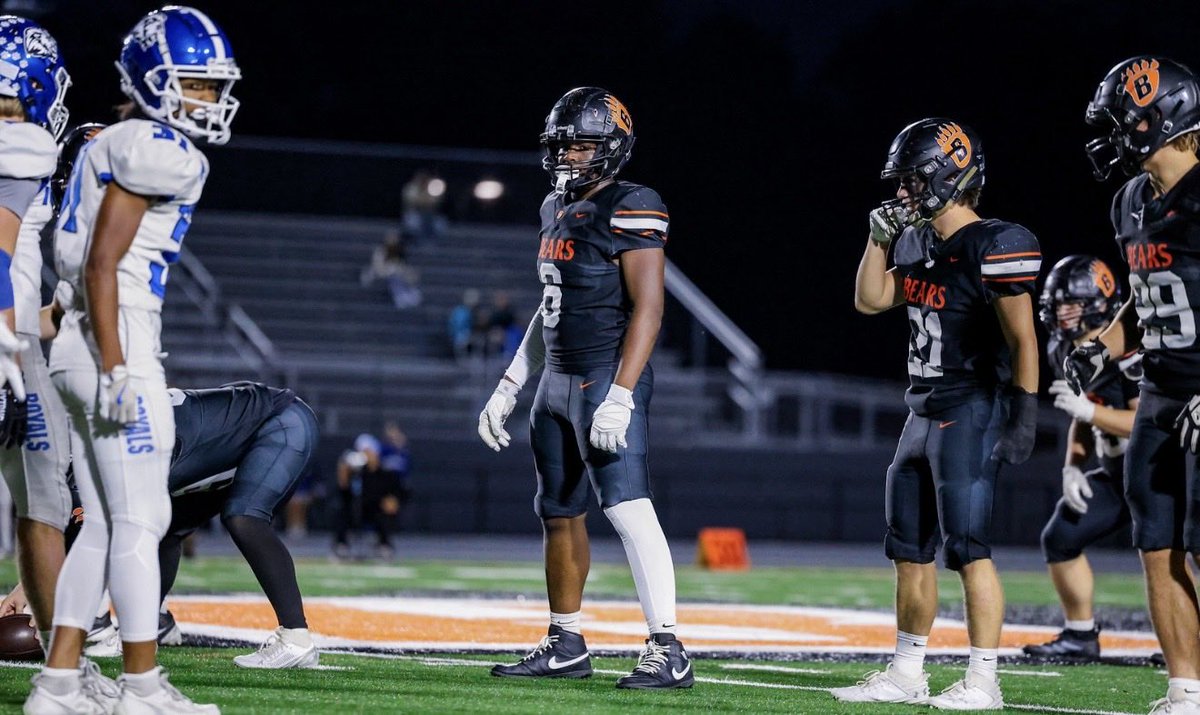 Full Senior year highlights!
Blessed to be apart of this team. Cant wait for whats next! <a href="/MNFBSpotlight/">MNFootballSpotlight</a> <a href="/OJW_Scouting/">PrepRedzone Oliver</a> <a href="/PrepRedzoneMN/">Prep Redzone Minnesota</a> <a href="/prepsrecruit/">Preps Recruiting</a> <a href="/bear_football/">White Bear Football</a> 

hudl.com/v/2SkjhE