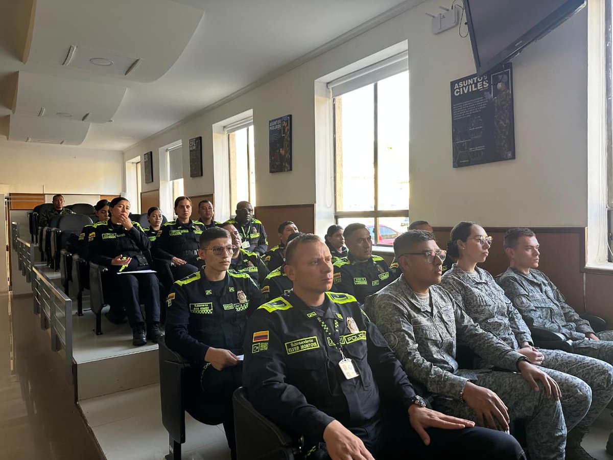 Fuerza Pública se capacita para proteger a la niñez del reclutamiento en el conflicto armado.

prontonoticias.com/actualidad/fue….  <a href="/mindefensa/">Mindefensa</a>