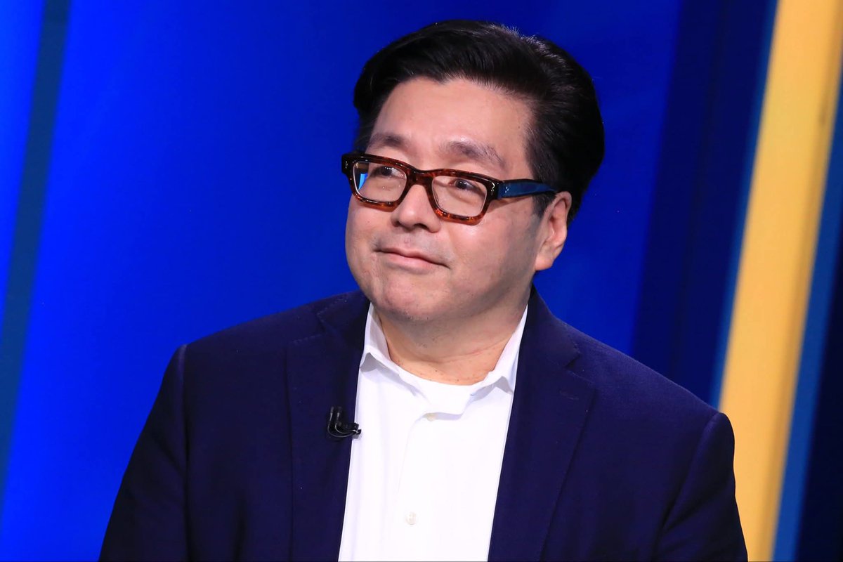 dr_charliewa's tweet photo. Tom Lee predicts Bitcoin will reach $500,000 within the next five years.

Follow @dr_charliewa https://t.co/8HkXr0wqUV