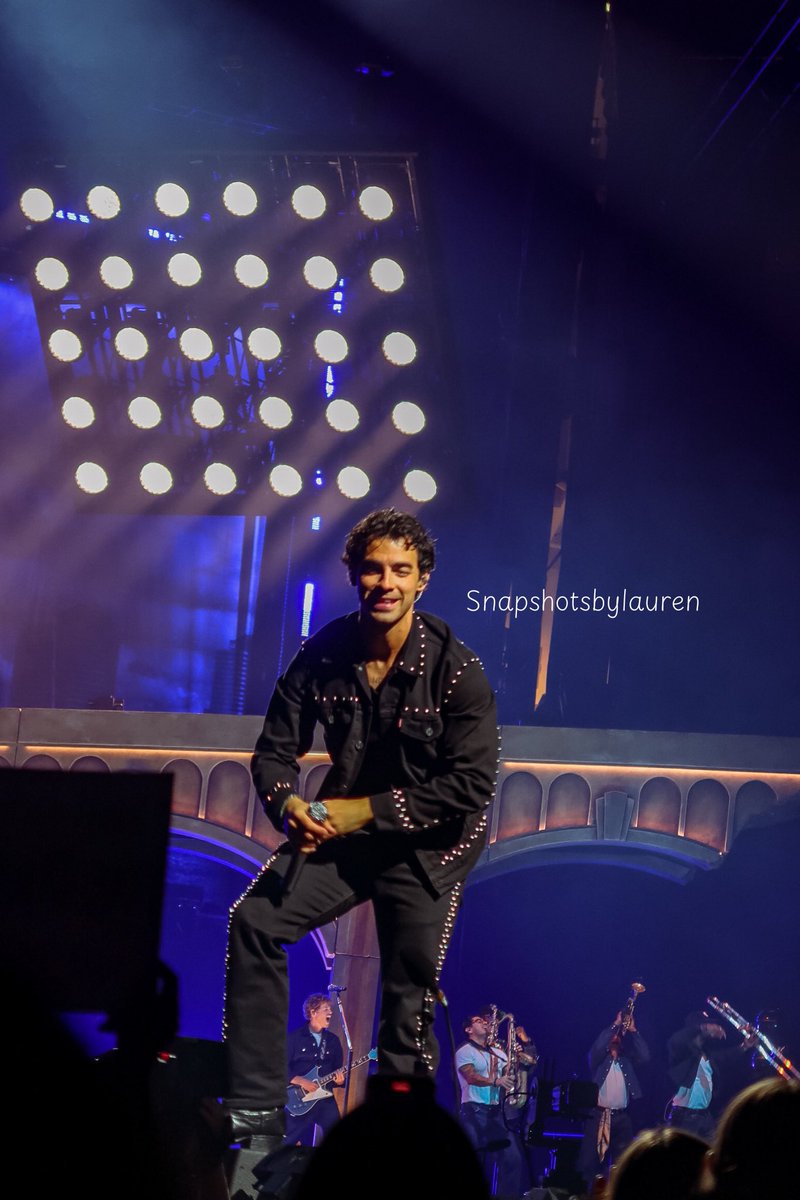 Jonas Brothers || @ Golden 1 Center 

09 • 26• 25 

#jonasbrothers #greetingsfromyourhometowntour #nickjonas #joejonas #kevinjonas #sacramento #pointandshootconcertphotography  #snapshotsbylauren #concertphotography #photographer #cannong7xmarkii #livemusicphotographer